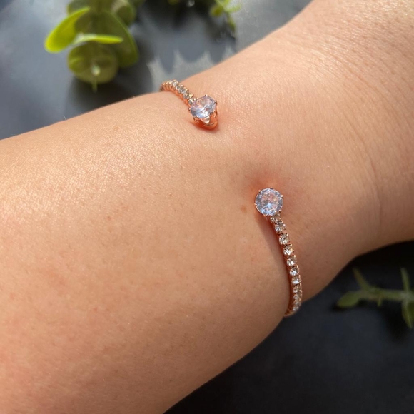 Rose Gold Luxury Bracelet - Picture 7 of 13